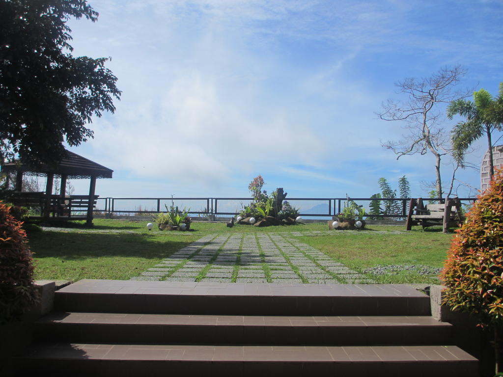 The Theodore Hotel Tagaytay City Екстериор снимка