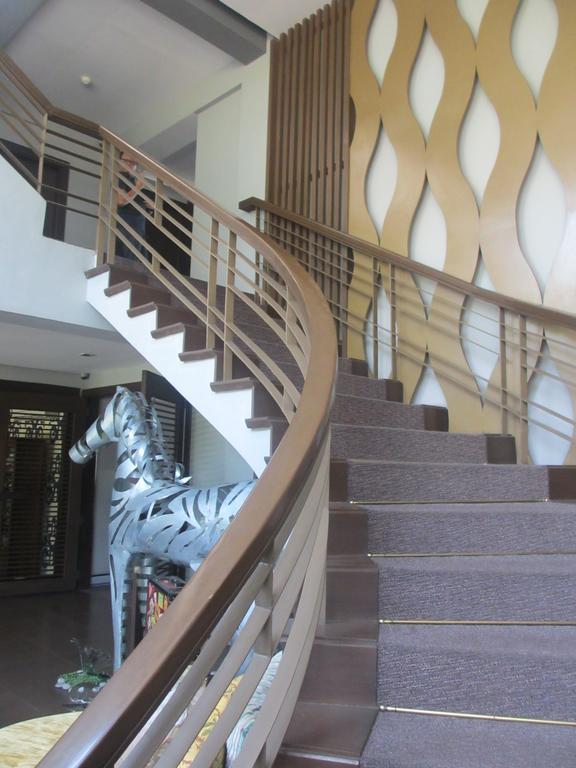 The Theodore Hotel Tagaytay City Екстериор снимка