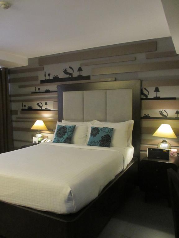 The Theodore Hotel Tagaytay City Екстериор снимка
