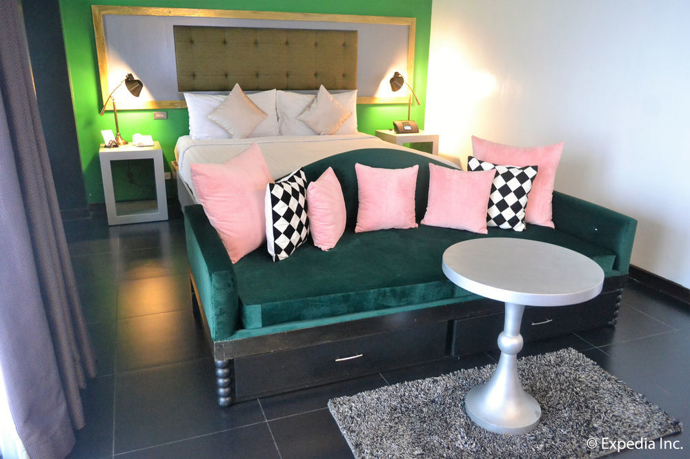 The Theodore Hotel Tagaytay City Екстериор снимка